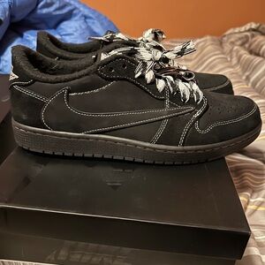 Air Jordan 1 Retro Low x Travis Scott Phantom